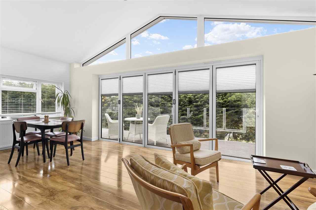 resized-2349823-Sitting Dining A.jpg